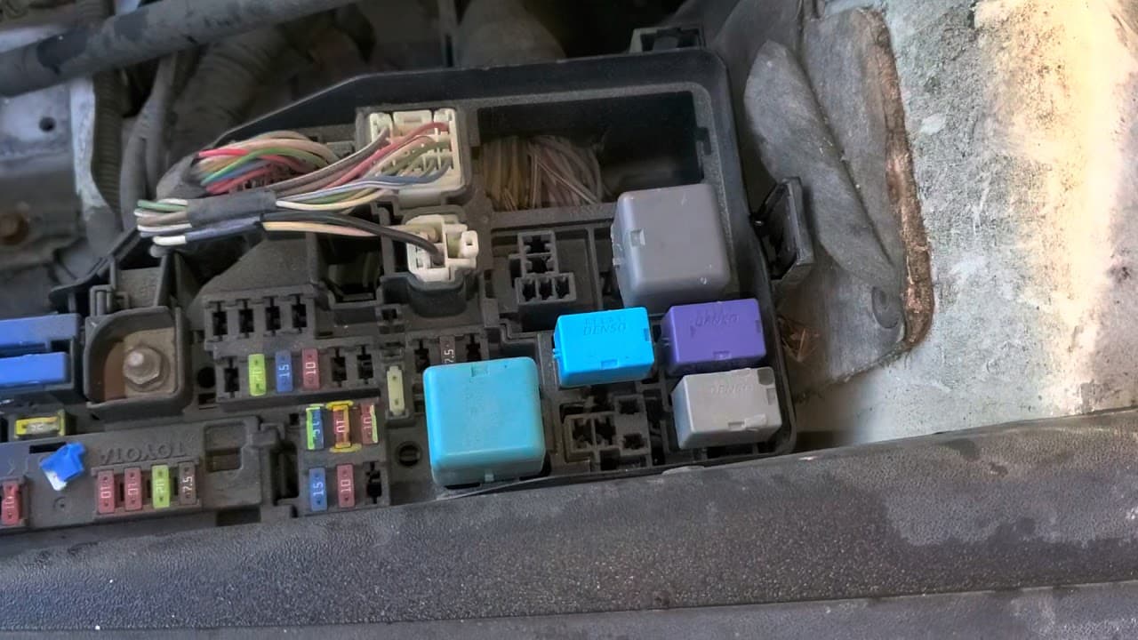 Thumbnail: 2007 Toyota Camry AC Fuses, AC Relay and Troubleshooting
