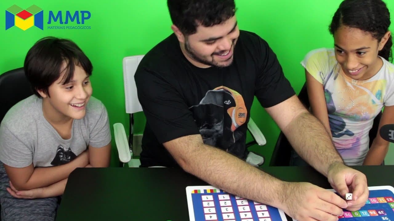 Thumbnail: 🎲 JOGOS MATEMÁTICOS: Avançando com o Resto ➕ Jogando com as 4 Operações | Matemática Rio feat. MMP