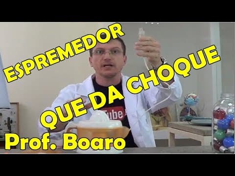 Thumbnail da aula: ACENDENDO LÂMPADAS COM ESPREMEDOR DE LARANJA - EXPERIÊNCIA DE FÍSICA - Prof  Boaro