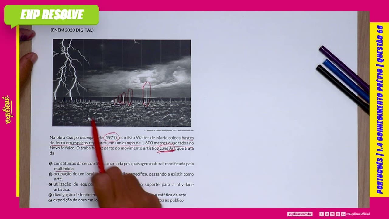 Thumbnail: NA OBRA CAMPO RELAMPEJANTE (1977), O ARTISTA WALTER DE MARIA COLOCA (...) | CONHECIMENTO PRÉVIO